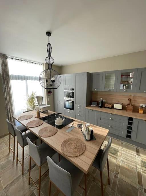 Le Pigeonnier / Gite De Charme 1 A 4 Pers 80 M² Cambrai Eksteriør billede