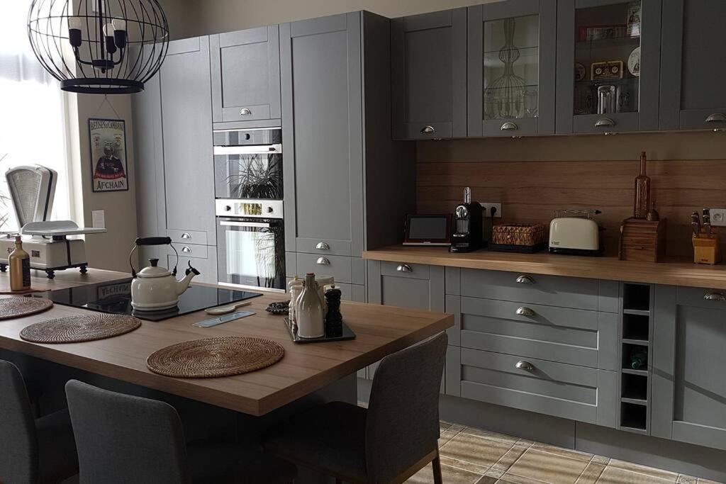 Le Pigeonnier / Gite De Charme 1 A 4 Pers 80 M² Cambrai Eksteriør billede